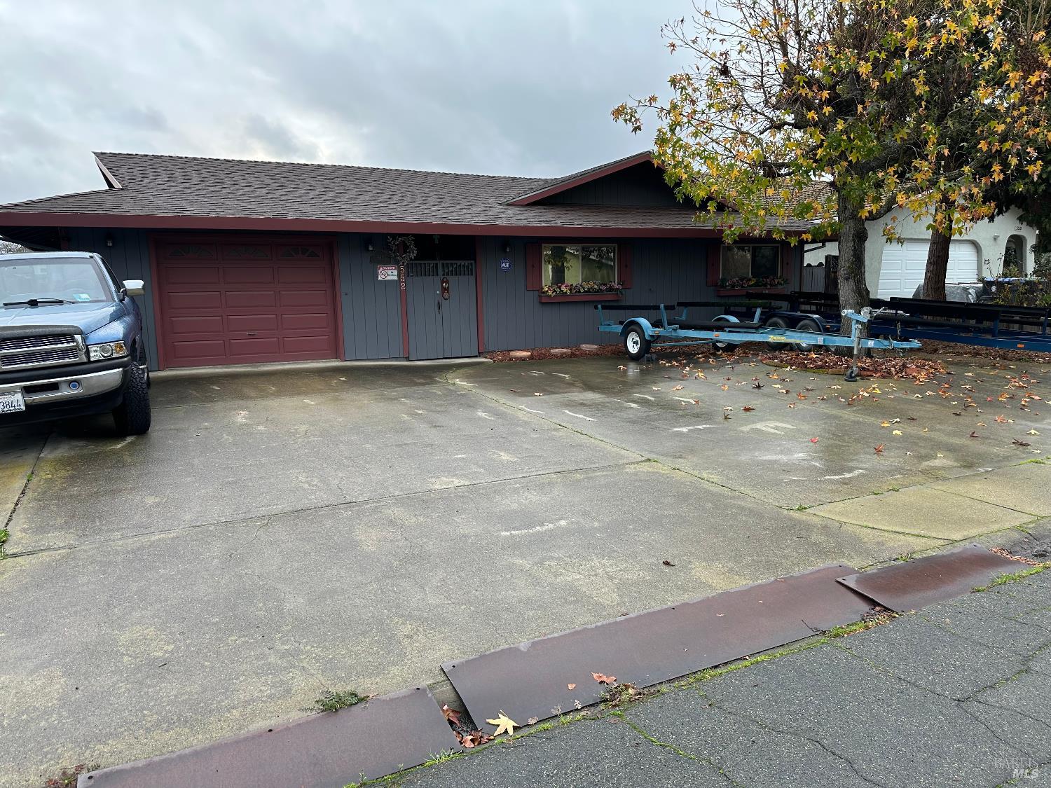 Detail Gallery Image 2 of 30 For 554 Keys Blvd, Clearlake Oaks,  CA 95423 - 3 Beds | 2 Baths