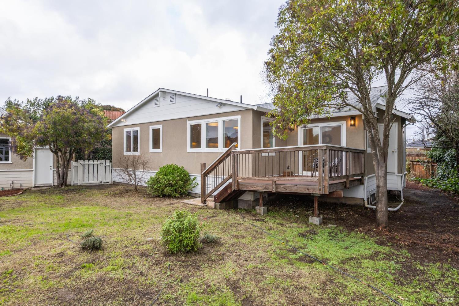 Detail Gallery Image 13 of 16 For 101 Vendola Dr, San Rafael,  CA 94903 - 3 Beds | 2 Baths