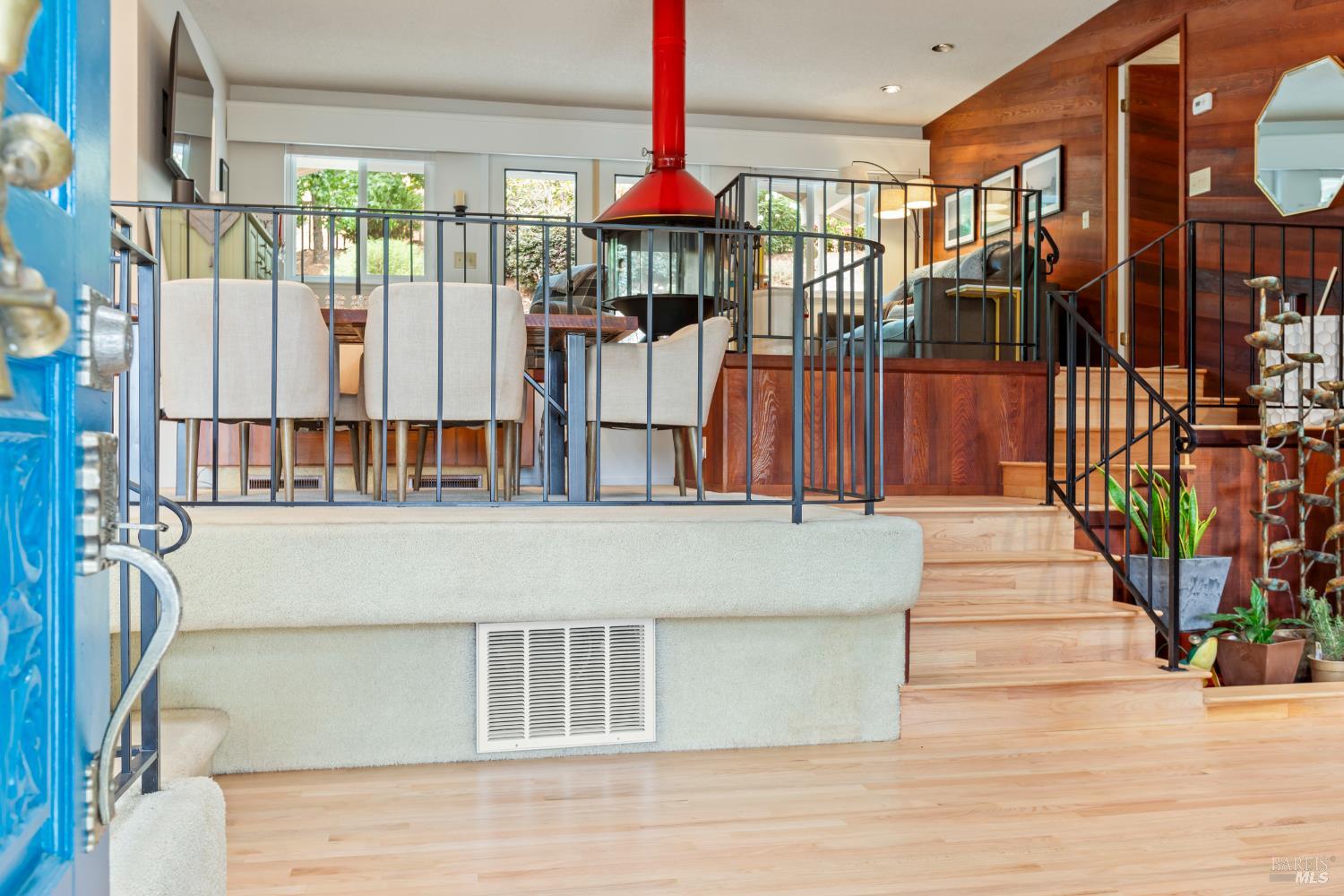 Detail Gallery Image 7 of 41 For 410 Oak Mesa Ct, Santa Rosa,  CA 95409 - 2 Beds | 2/1 Baths