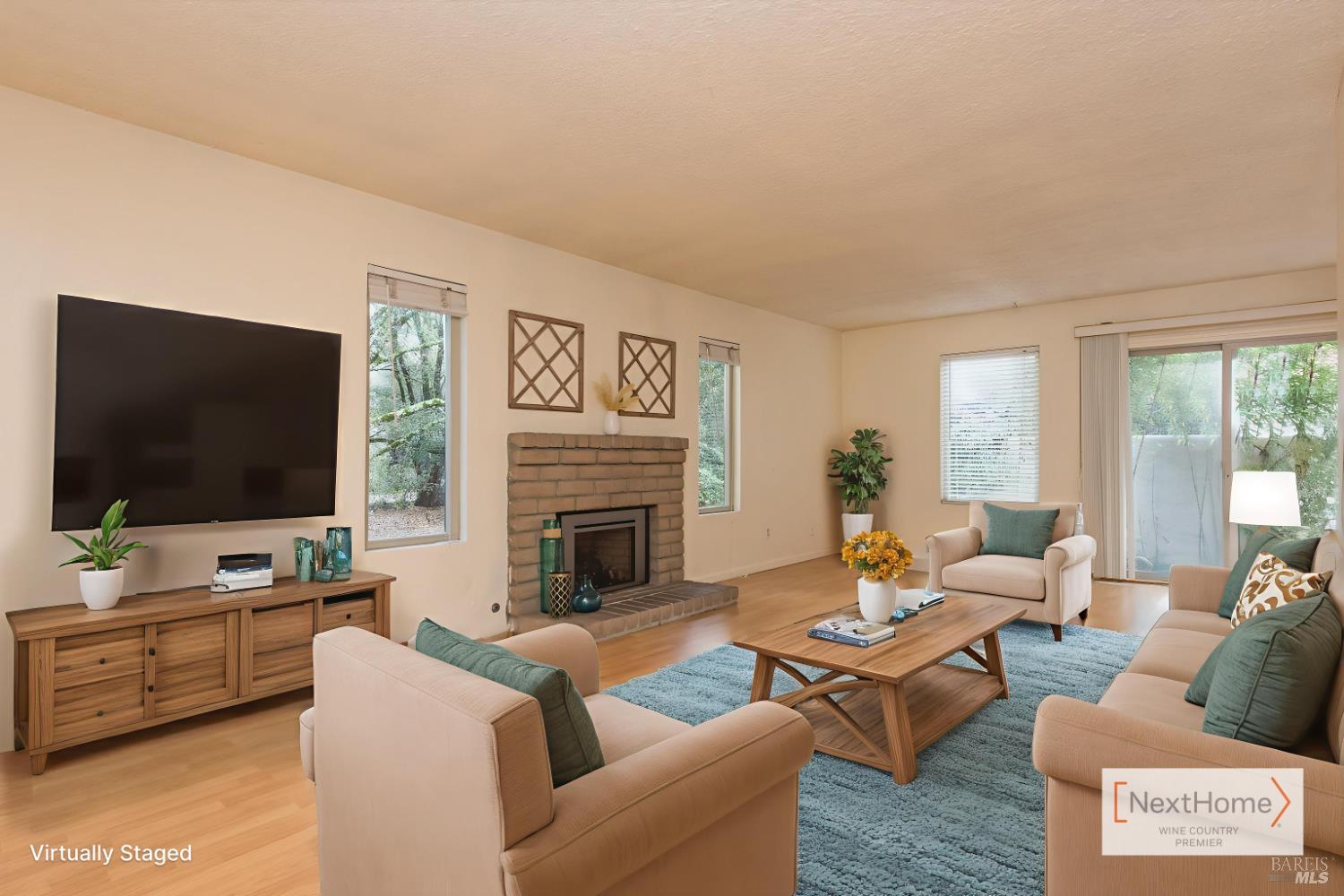 Detail Gallery Image 6 of 37 For 908 Shady Oak Dr, Santa Rosa,  CA 95404 - 3 Beds | 2 Baths