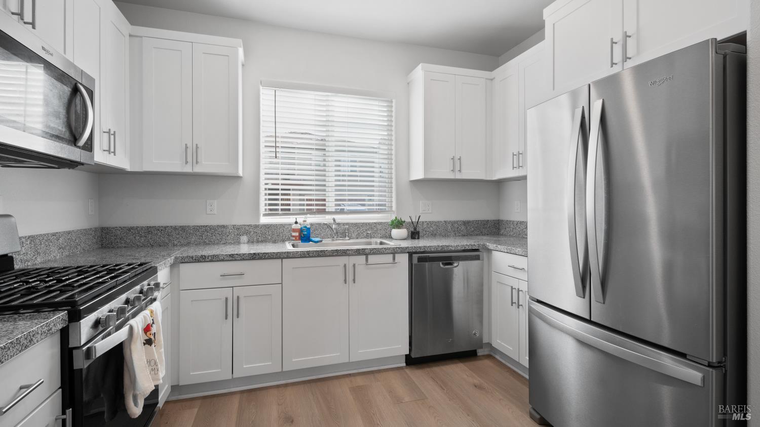 Detail Gallery Image 15 of 42 For 1464 Descanso Ln, Fairfield,  CA 94533 - 3 Beds | 2/1 Baths