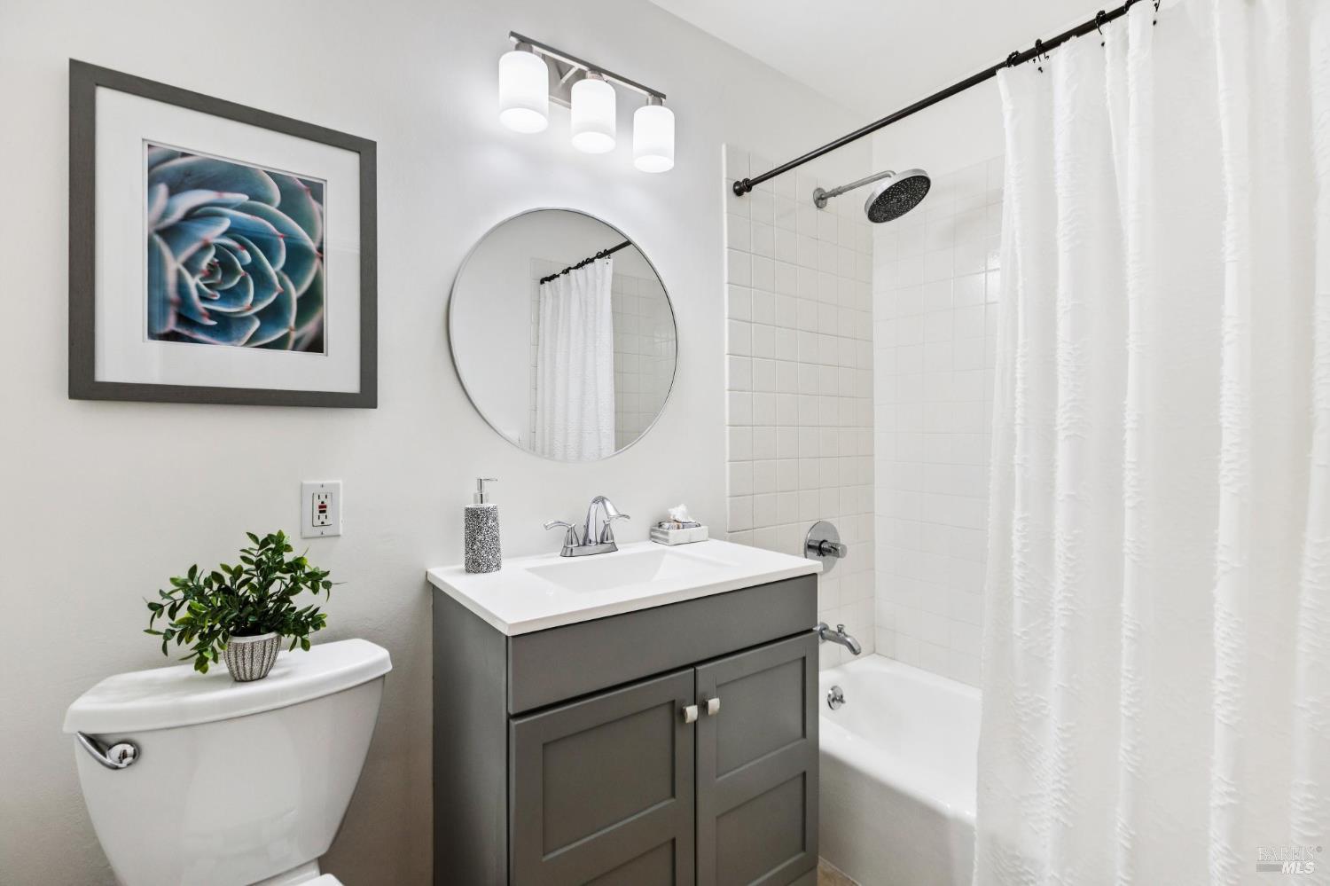 Detail Gallery Image 11 of 16 For 101 Vendola Dr, San Rafael,  CA 94903 - 3 Beds | 2 Baths