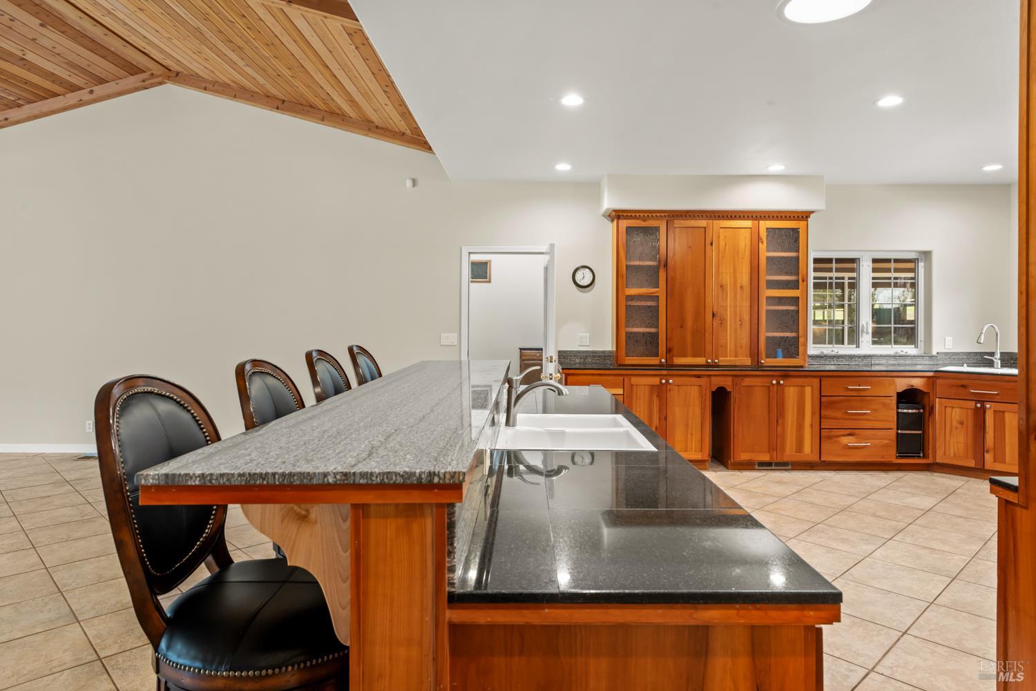 Detail Gallery Image 13 of 64 For 4595 Feliz Creek Rd, Hopland,  CA 95449 - 12 Beds | 6/1 Baths