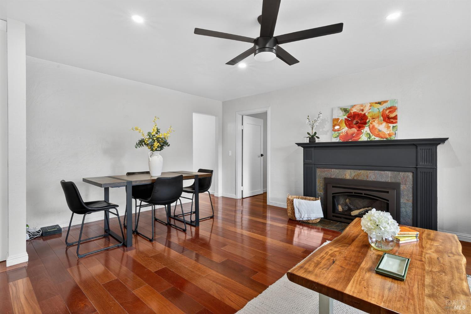 Detail Gallery Image 12 of 58 For 4933 Hansen Dr, Santa Rosa,  CA 95409 - 4 Beds | 2 Baths