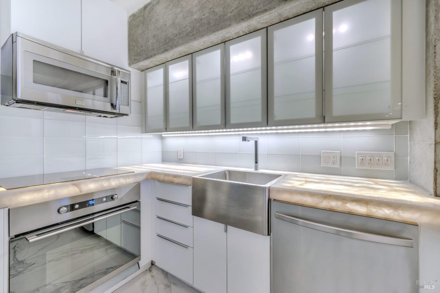 Detail Gallery Image 10 of 31 For 6363 Christie Ave #2513,  Emeryville,  CA 94608 - 1 Beds | 1 Baths