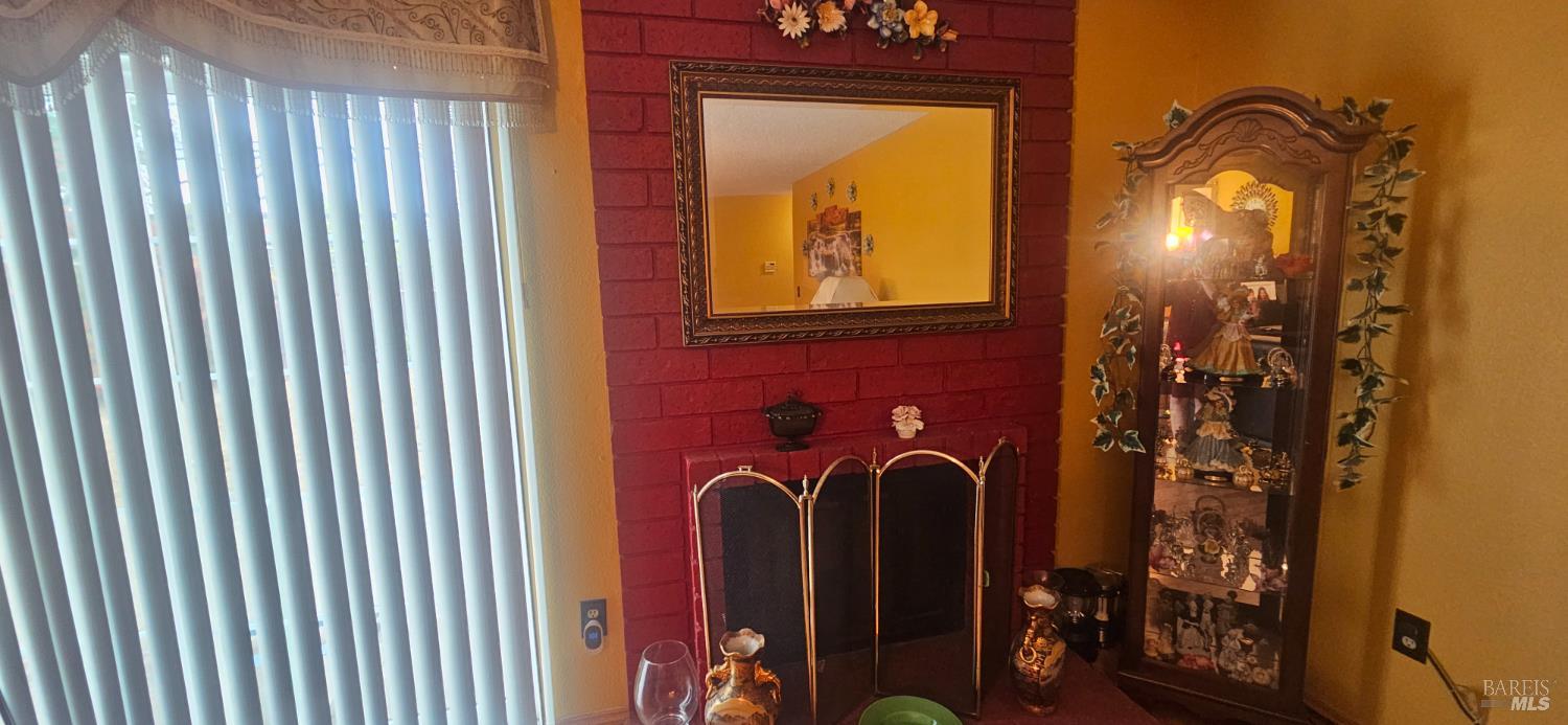 Detail Gallery Image 9 of 17 For 400 Foothill Dr, Vallejo,  CA 94591 - 3 Beds | 2 Baths