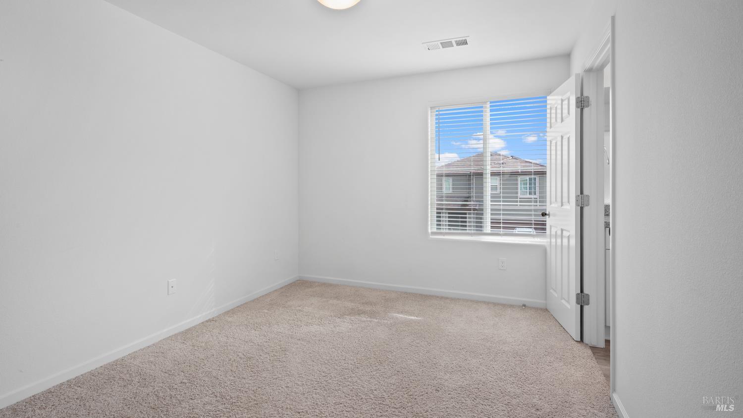 Detail Gallery Image 29 of 42 For 1464 Descanso Ln, Fairfield,  CA 94533 - 3 Beds | 2/1 Baths