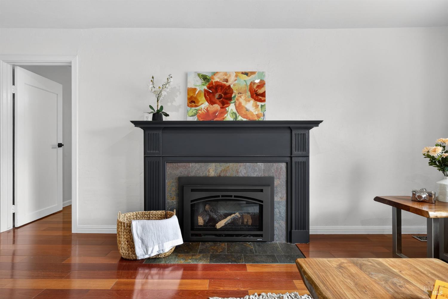 Detail Gallery Image 11 of 58 For 4933 Hansen Dr, Santa Rosa,  CA 95409 - 4 Beds | 2 Baths