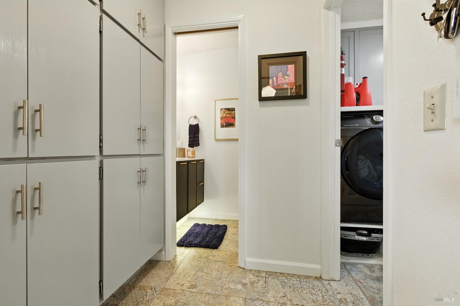 Detail Gallery Image 30 of 41 For 410 Oak Mesa Ct, Santa Rosa,  CA 95409 - 2 Beds | 2/1 Baths