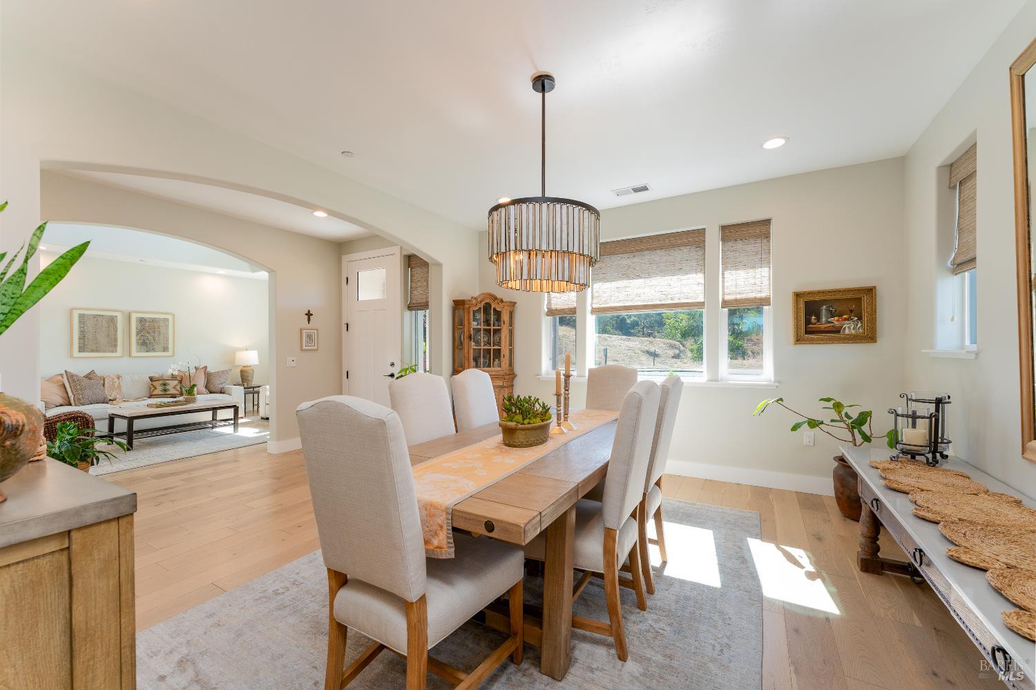 Detail Gallery Image 8 of 52 For 2412 Celestin Ct, Ukiah,  CA 95482 - 4 Beds | 4 Baths