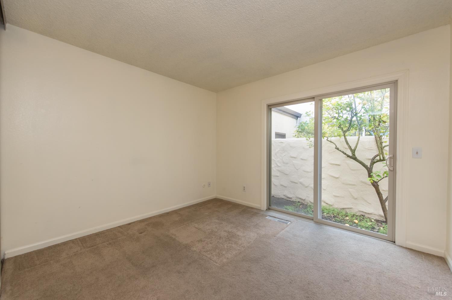 Detail Gallery Image 24 of 37 For 908 Shady Oak Dr, Santa Rosa,  CA 95404 - 3 Beds | 2 Baths