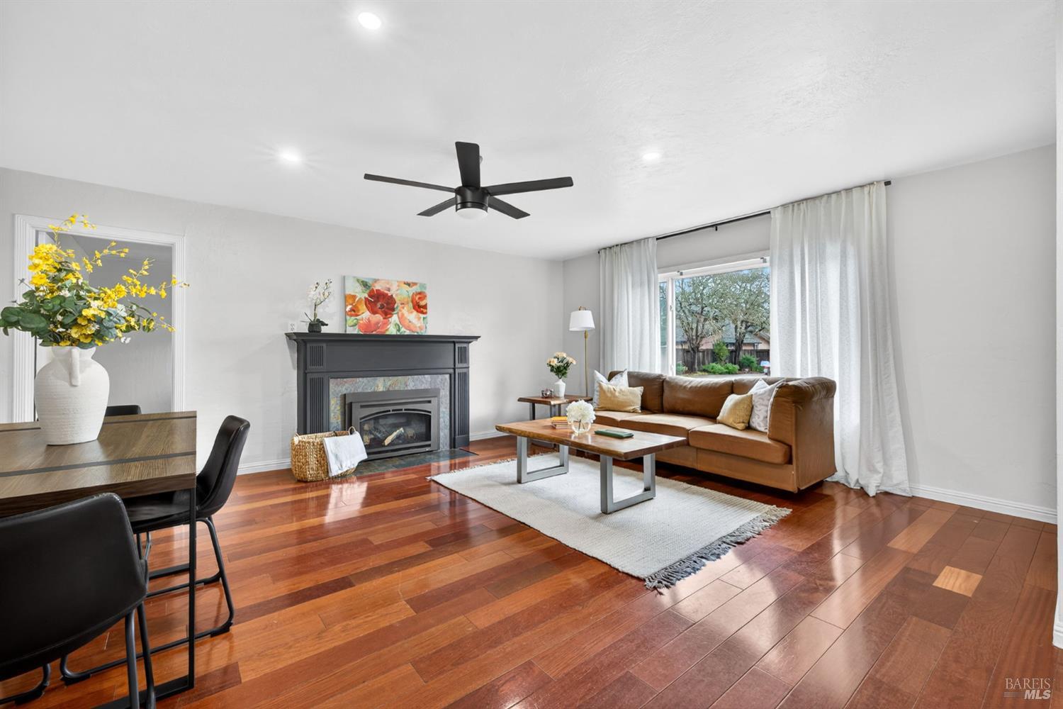 Detail Gallery Image 8 of 58 For 4933 Hansen Dr, Santa Rosa,  CA 95409 - 4 Beds | 2 Baths