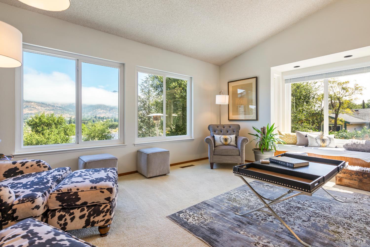 Detail Gallery Image 6 of 41 For 410 Oak Mesa Ct, Santa Rosa,  CA 95409 - 2 Beds | 2/1 Baths