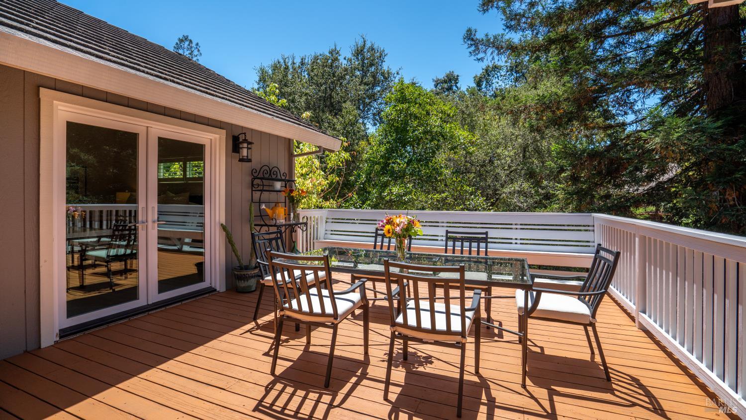 Detail Gallery Image 20 of 29 For 219 Burgundy Rd, Healdsburg,  CA 95448 - 4 Beds | 2 Baths