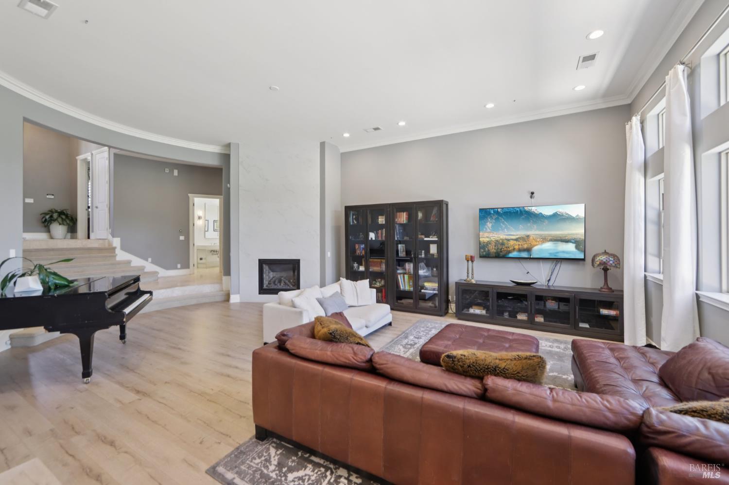 Detail Gallery Image 10 of 70 For 5969 Vista Rdgs, Santa Rosa,  CA 95409 - 5 Beds | 3/1 Baths