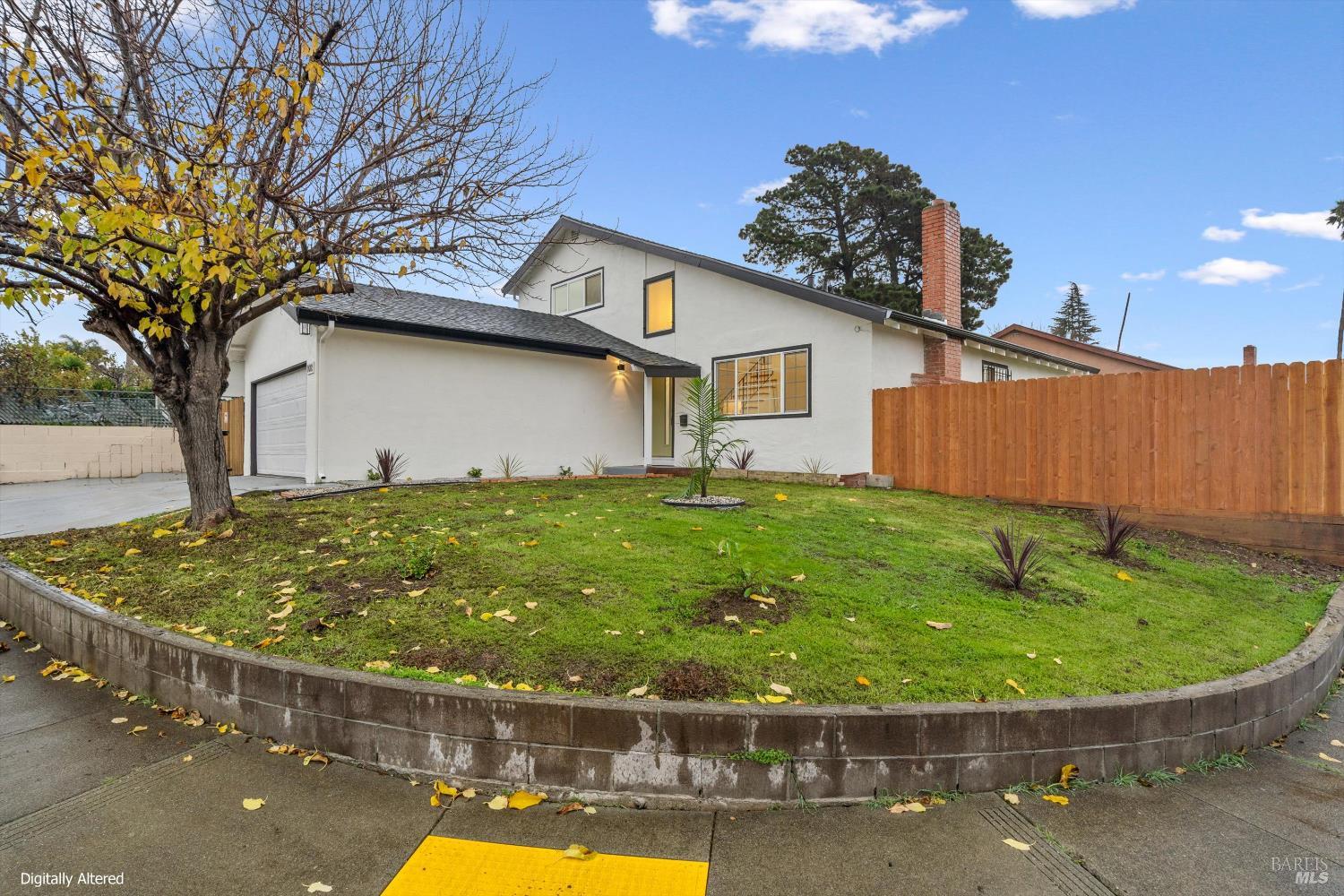 Detail Gallery Image 2 of 23 For 102 Dartmouth Ave, Vallejo,  CA 94589 - 4 Beds | 2 Baths