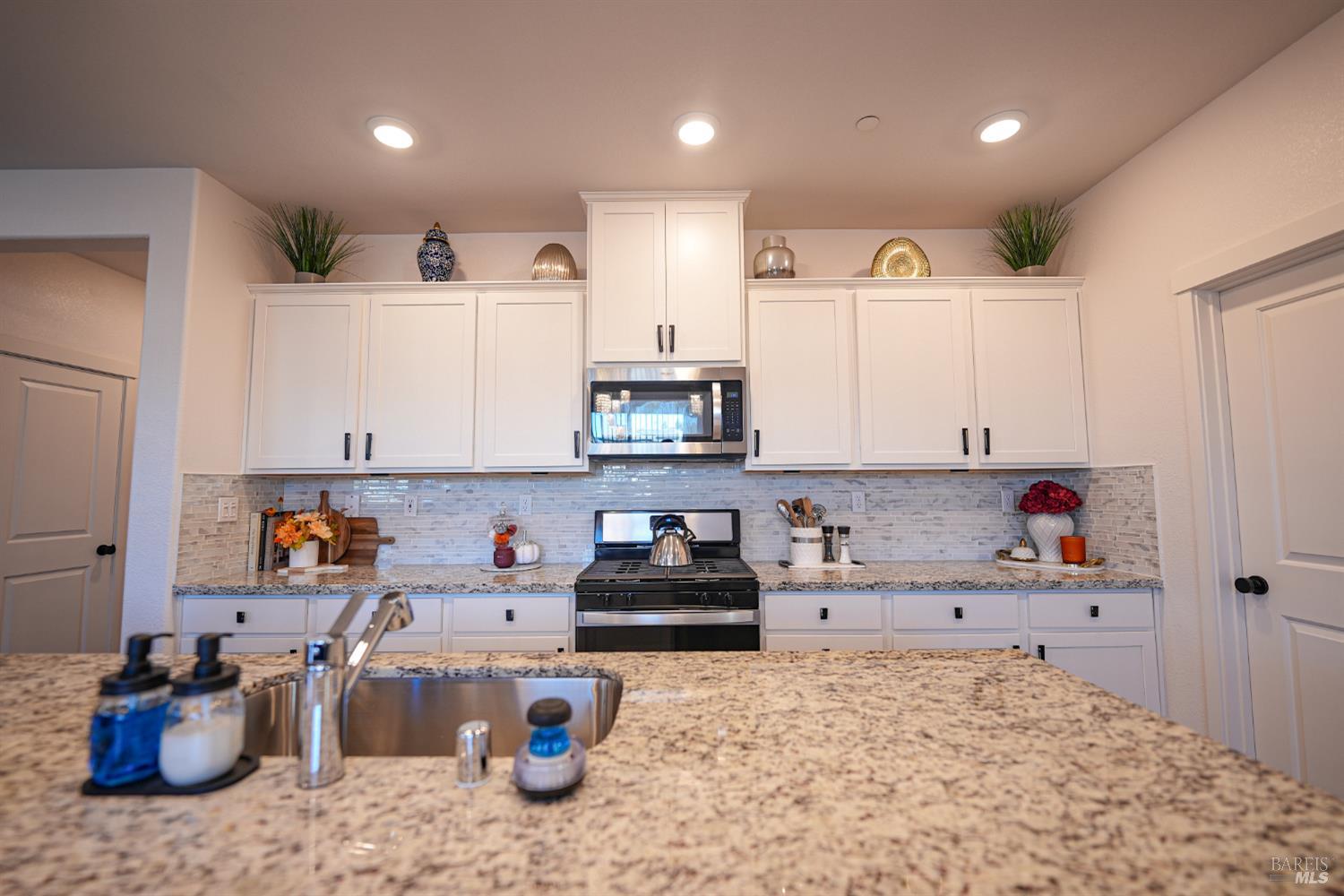 Detail Gallery Image 11 of 39 For 2612 Newberry St, Fairfield,  CA 94533 - 4 Beds | 3 Baths