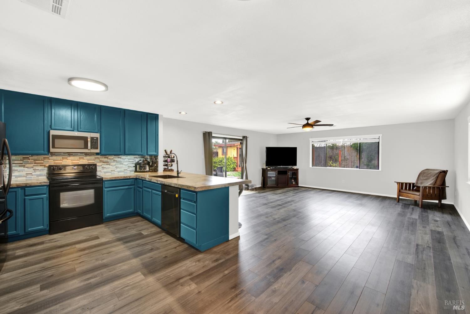 Detail Gallery Image 16 of 68 For 292 Woolner Ct, Fairfield,  CA 94533 - 3 Beds | 2 Baths