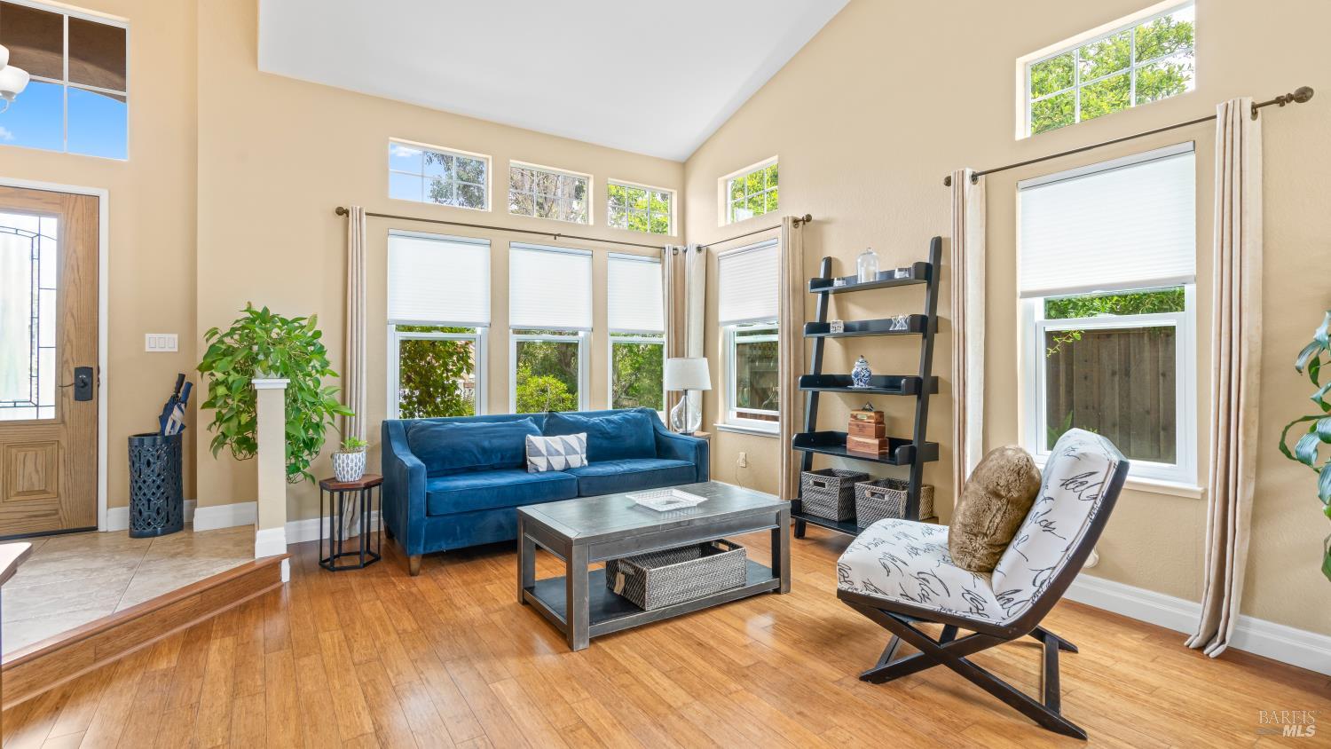 Detail Gallery Image 6 of 49 For 362 Allen Way, Benicia,  CA 94510 - 4 Beds | 3 Baths