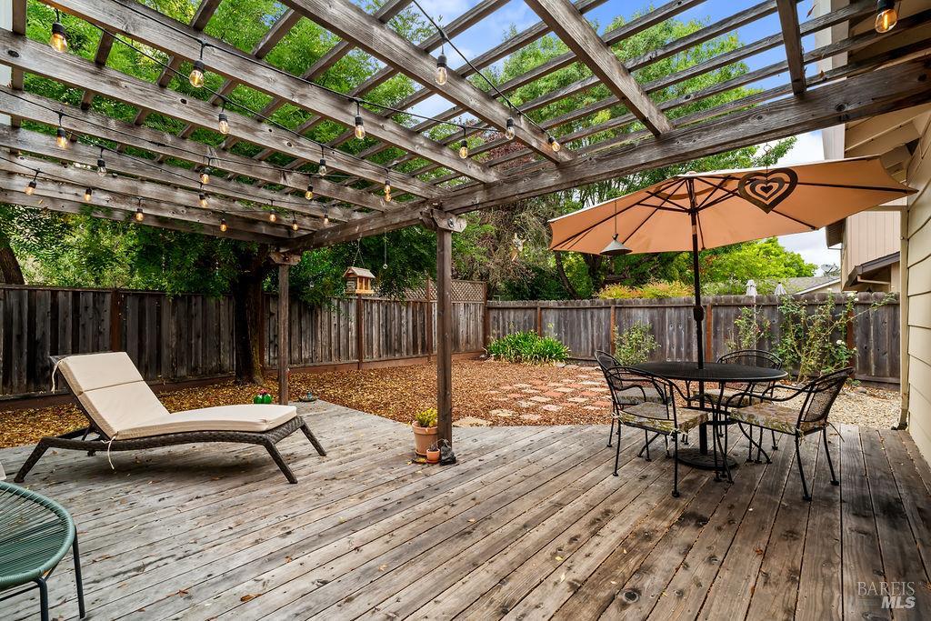 Detail Gallery Image 24 of 74 For 2635 Canterbury Dr, Santa Rosa,  CA 95405 - 3 Beds | 2 Baths
