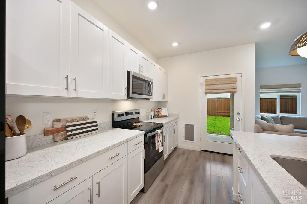 Detail Gallery Image 16 of 40 For 1770 Butterfly Ln, Dixon,  CA 95620 - 3 Beds | 2 Baths