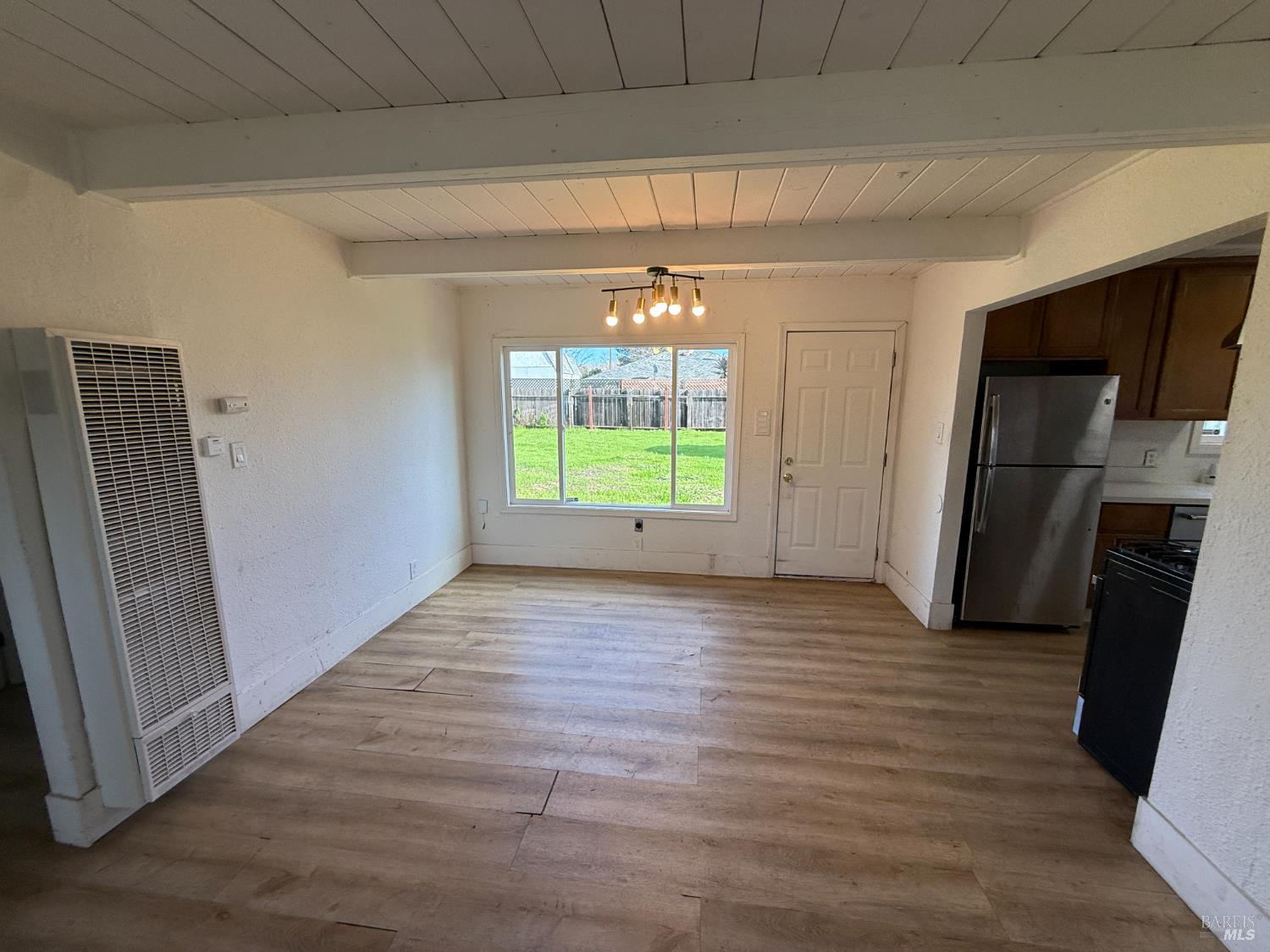 Detail Gallery Image 4 of 14 For 1106 Van Buren St, Fairfield,  CA 94533 - 3 Beds | 1 Baths