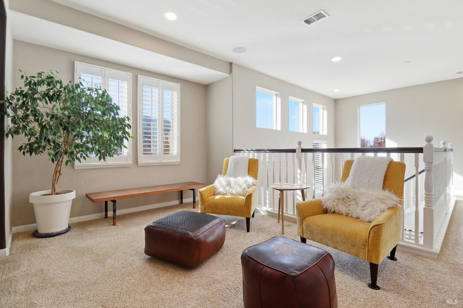 Detail Gallery Image 22 of 52 For 586 Sapphire St, Petaluma,  CA 94952 - 5 Beds | 3 Baths