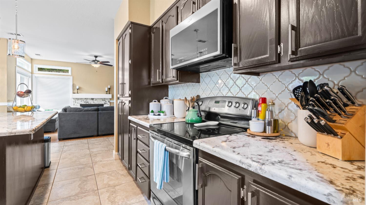 Detail Gallery Image 14 of 49 For 362 Allen Way, Benicia,  CA 94510 - 4 Beds | 3 Baths