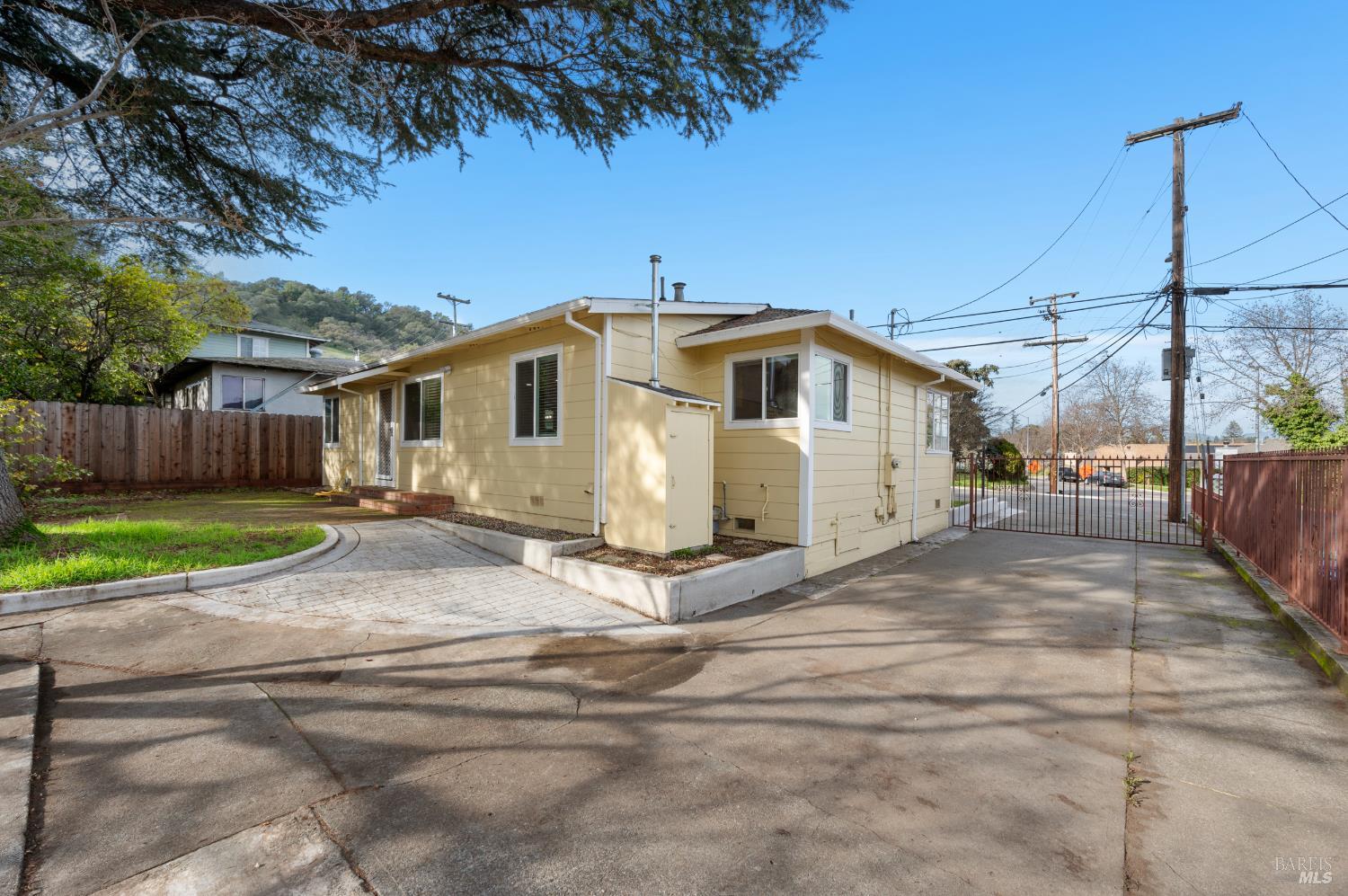 Detail Gallery Image 9 of 50 For 1 Griggs Ln, Napa,  CA 94558 - 2 Beds | 1/1 Baths