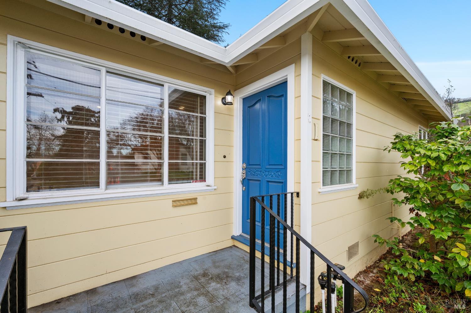 Detail Gallery Image 2 of 50 For 1 Griggs Ln, Napa,  CA 94558 - 2 Beds | 1/1 Baths