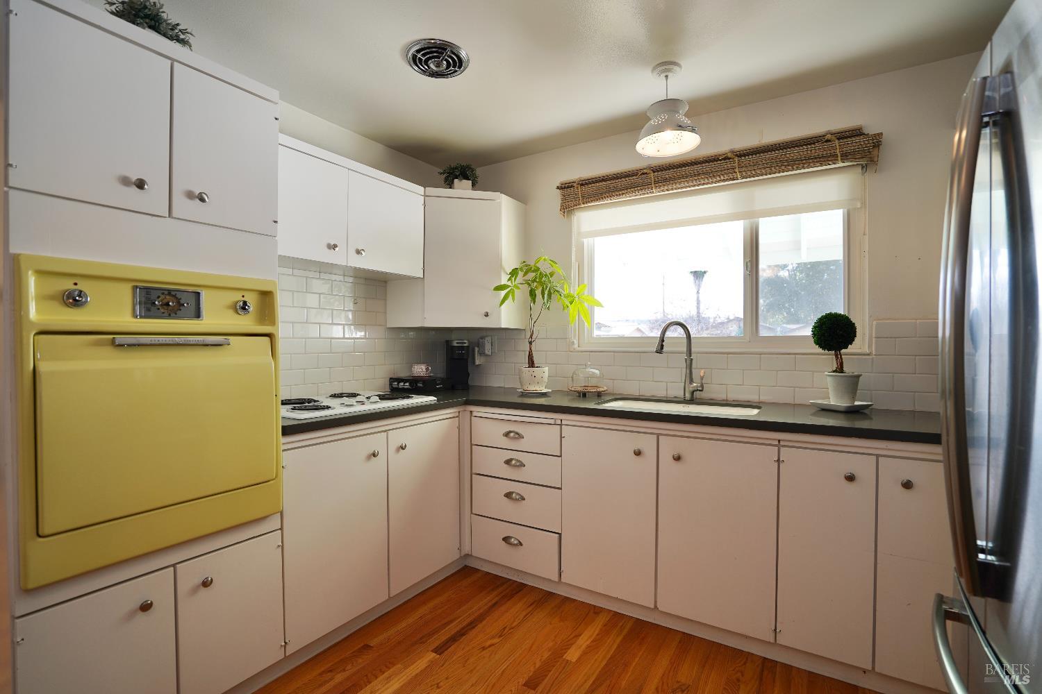 Detail Gallery Image 11 of 34 For 3538 Baxter Ave, Napa,  CA 94558 - 3 Beds | 2 Baths