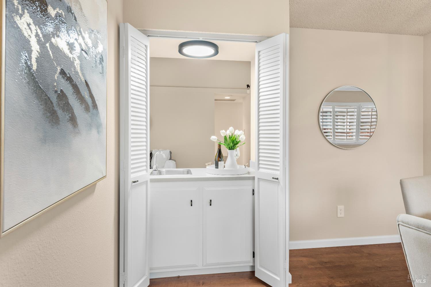 Detail Gallery Image 13 of 39 For 8853 Oak Trail Ct, Santa Rosa,  CA 95409 - 2 Beds | 2 Baths