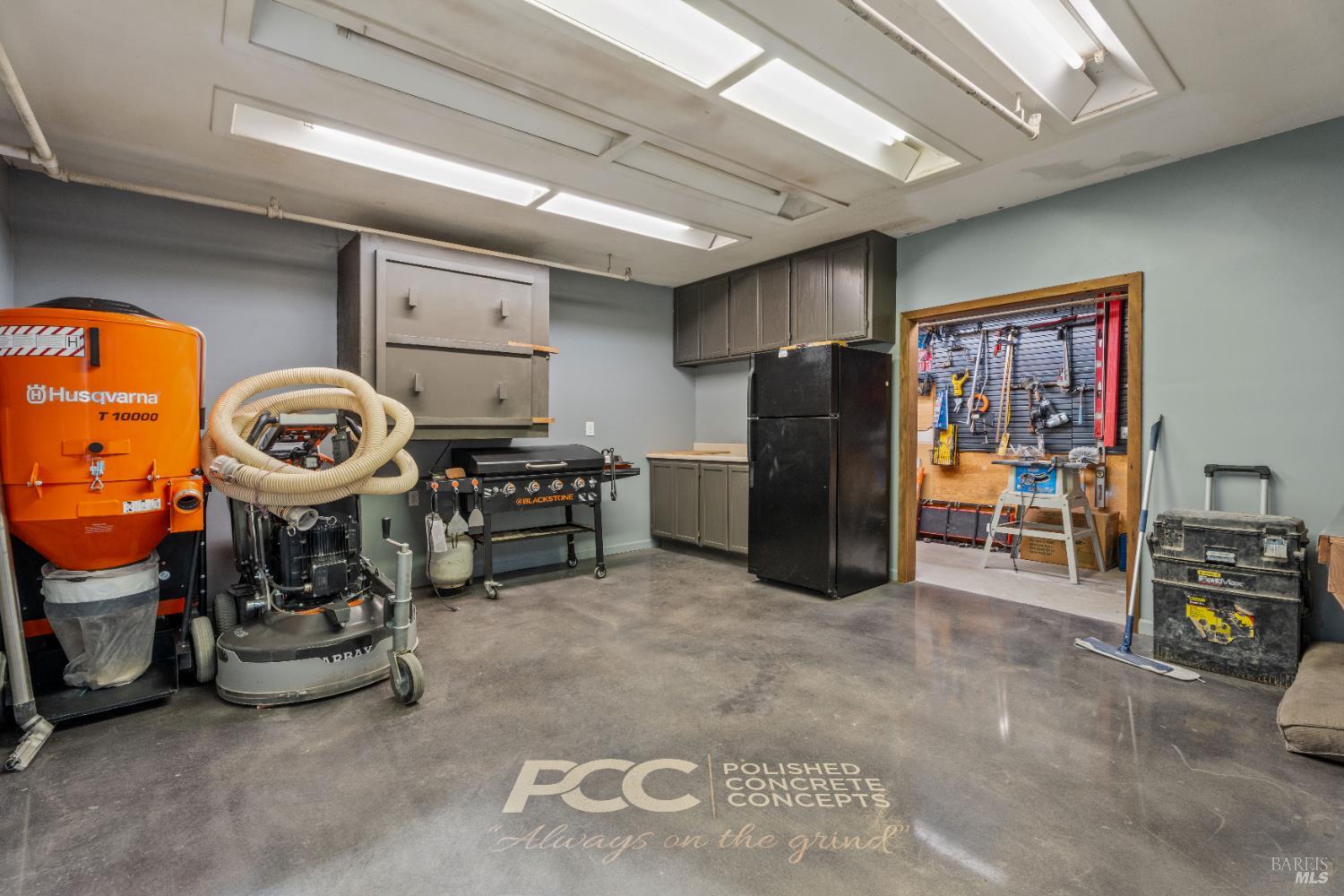 Detail Gallery Image 4 of 19 For 902 Waugh Ln, Ukiah,  CA 95482 - – Beds | – Baths