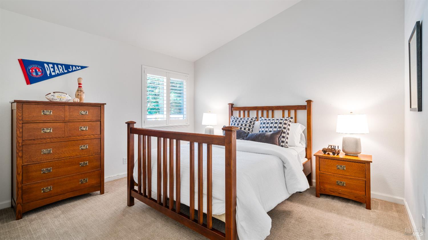 Detail Gallery Image 15 of 29 For 219 Burgundy Rd, Healdsburg,  CA 95448 - 4 Beds | 2 Baths