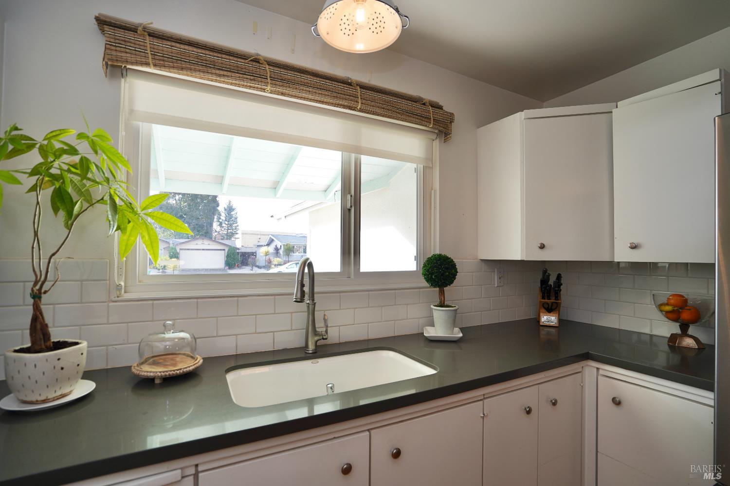 Detail Gallery Image 12 of 34 For 3538 Baxter Ave, Napa,  CA 94558 - 3 Beds | 2 Baths