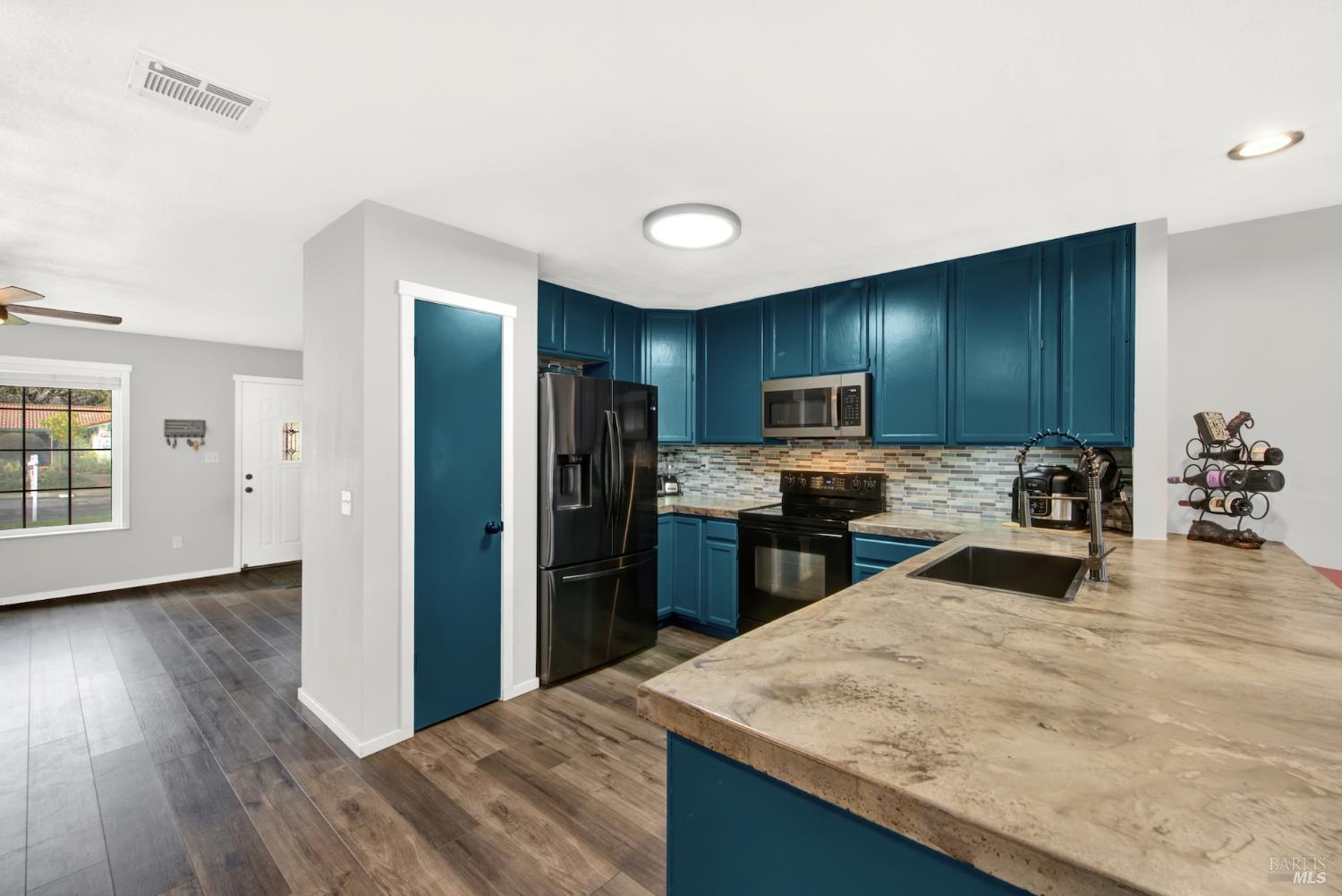 Detail Gallery Image 22 of 68 For 292 Woolner Ct, Fairfield,  CA 94533 - 3 Beds | 2 Baths