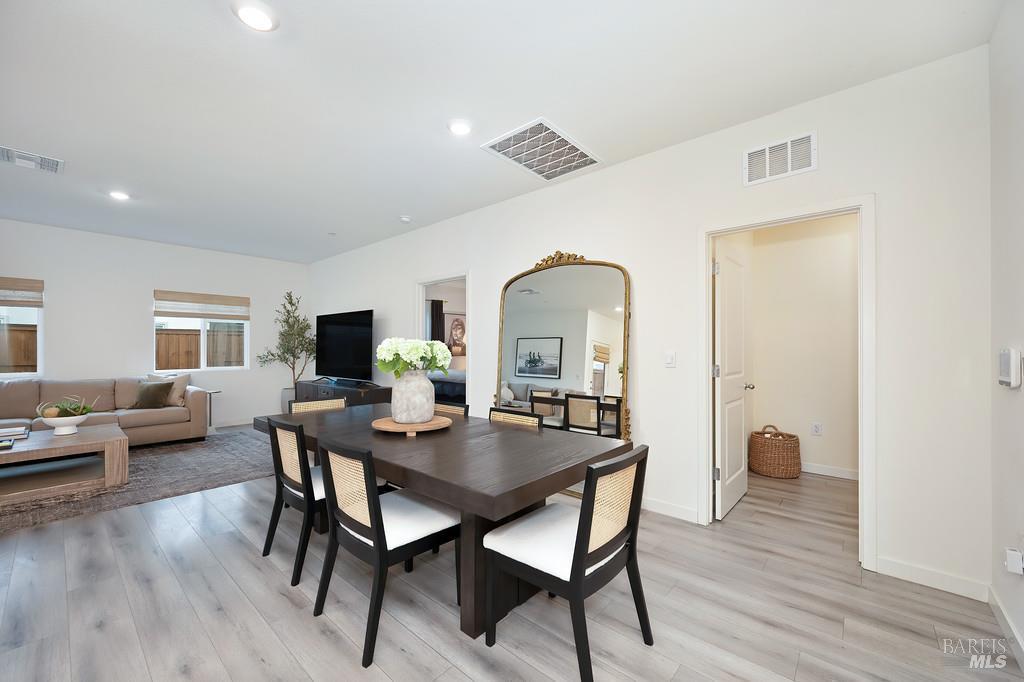 Detail Gallery Image 21 of 40 For 1770 Butterfly Ln, Dixon,  CA 95620 - 3 Beds | 2 Baths