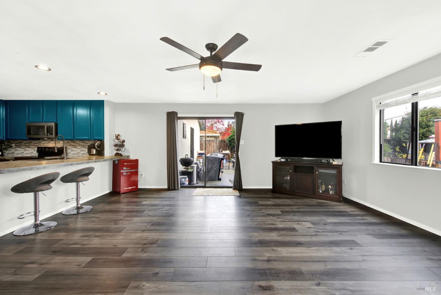 Detail Gallery Image 15 of 68 For 292 Woolner Ct, Fairfield,  CA 94533 - 3 Beds | 2 Baths