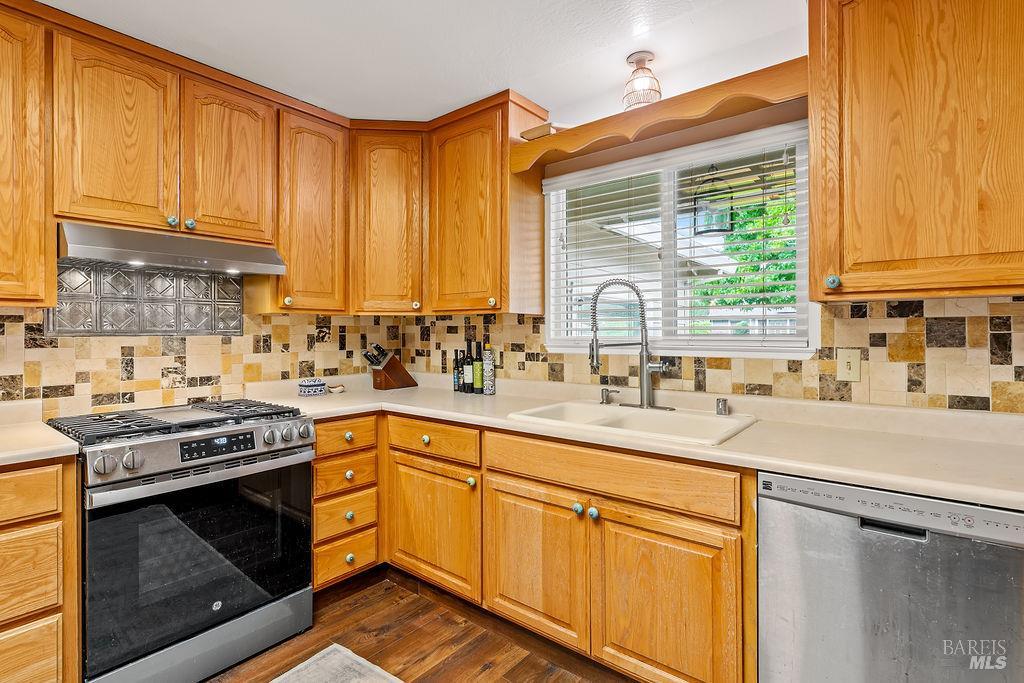 Detail Gallery Image 61 of 74 For 2635 Canterbury Dr, Santa Rosa,  CA 95405 - 3 Beds | 2 Baths