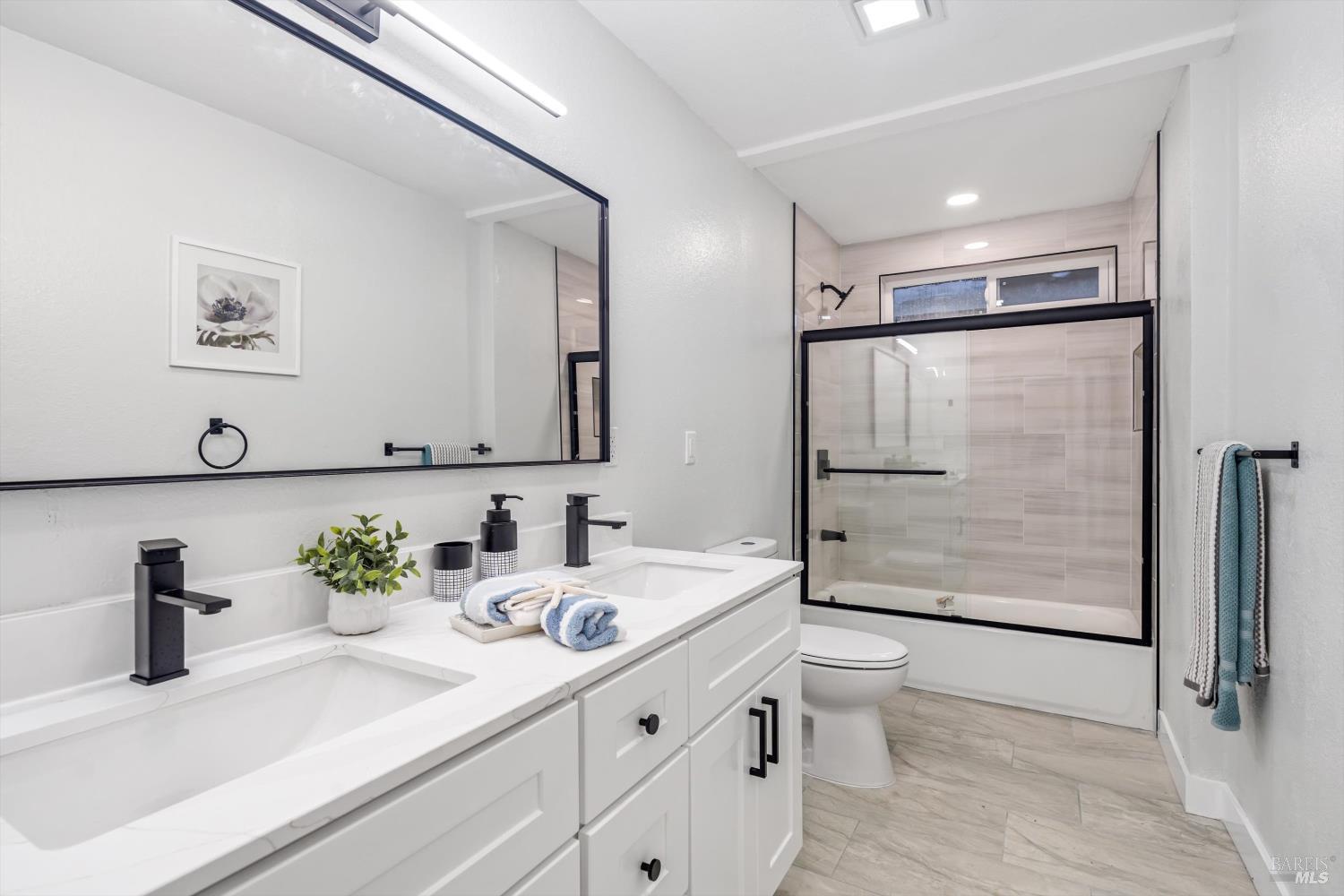 Detail Gallery Image 15 of 23 For 102 Dartmouth Ave, Vallejo,  CA 94589 - 4 Beds | 2 Baths