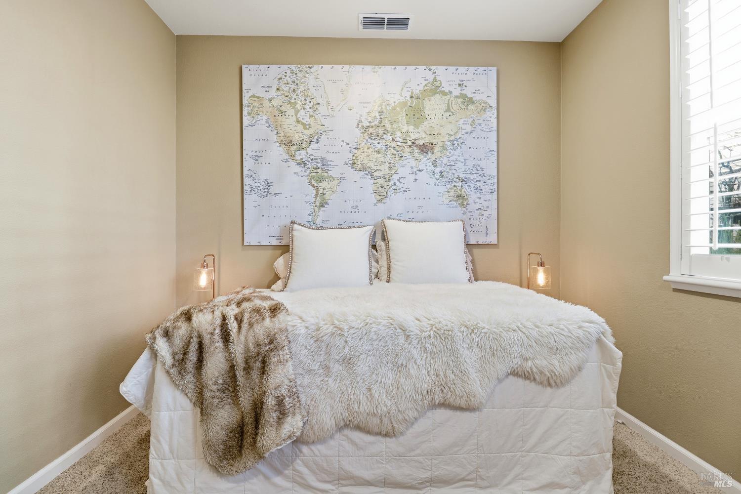 Detail Gallery Image 19 of 52 For 586 Sapphire St, Petaluma,  CA 94952 - 5 Beds | 3 Baths