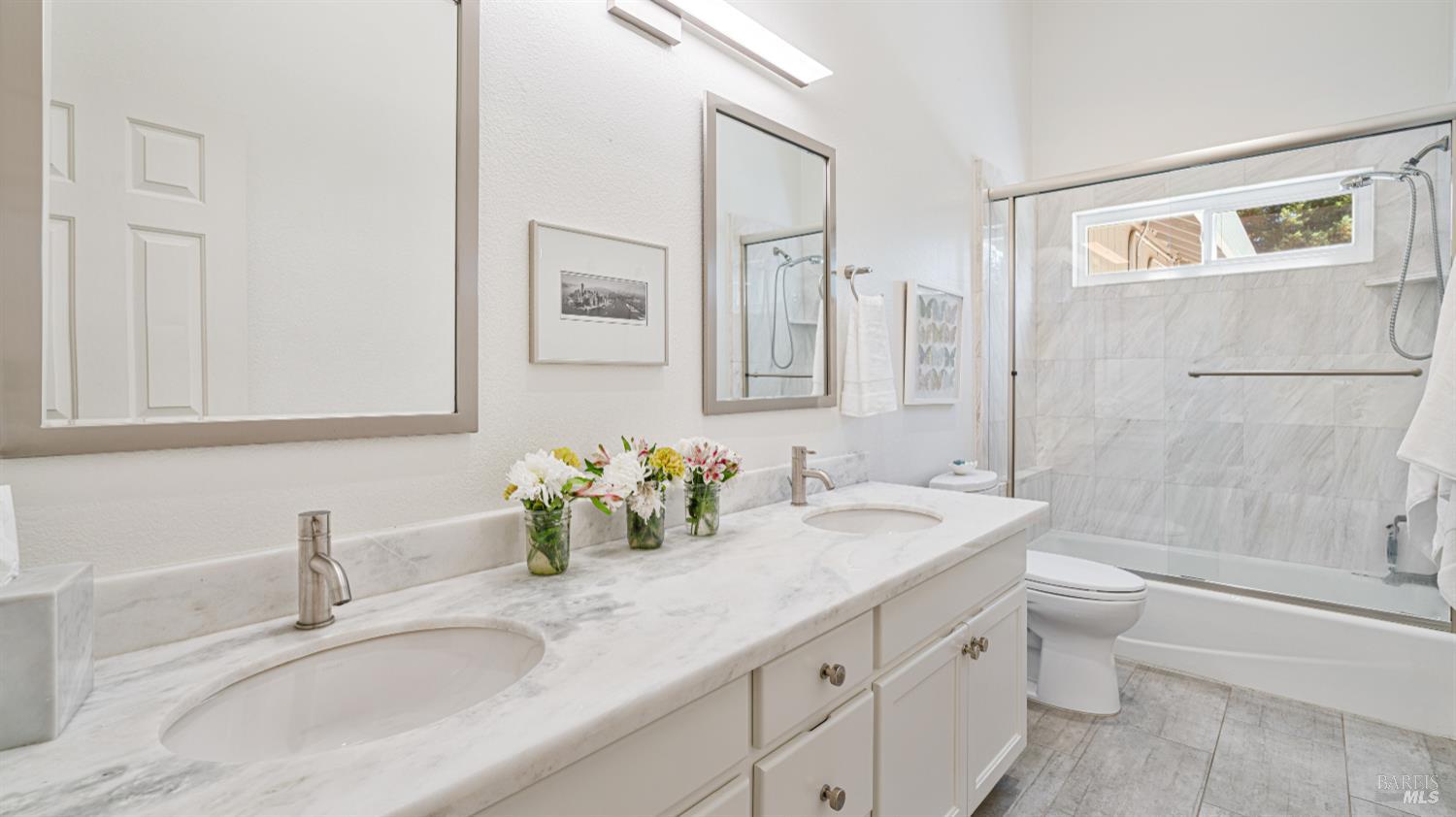 Detail Gallery Image 18 of 29 For 219 Burgundy Rd, Healdsburg,  CA 95448 - 4 Beds | 2 Baths