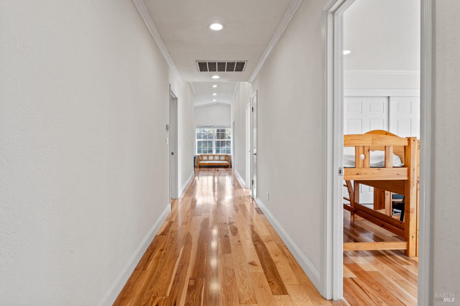 Detail Gallery Image 21 of 31 For 1701 Hickory Ct, Ukiah,  CA 95482 - 3 Beds | 3 Baths