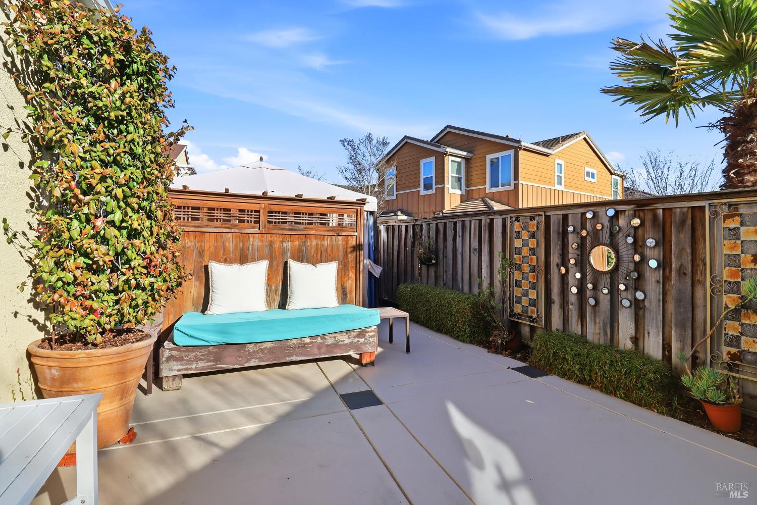 Detail Gallery Image 44 of 52 For 586 Sapphire St, Petaluma,  CA 94952 - 5 Beds | 3 Baths