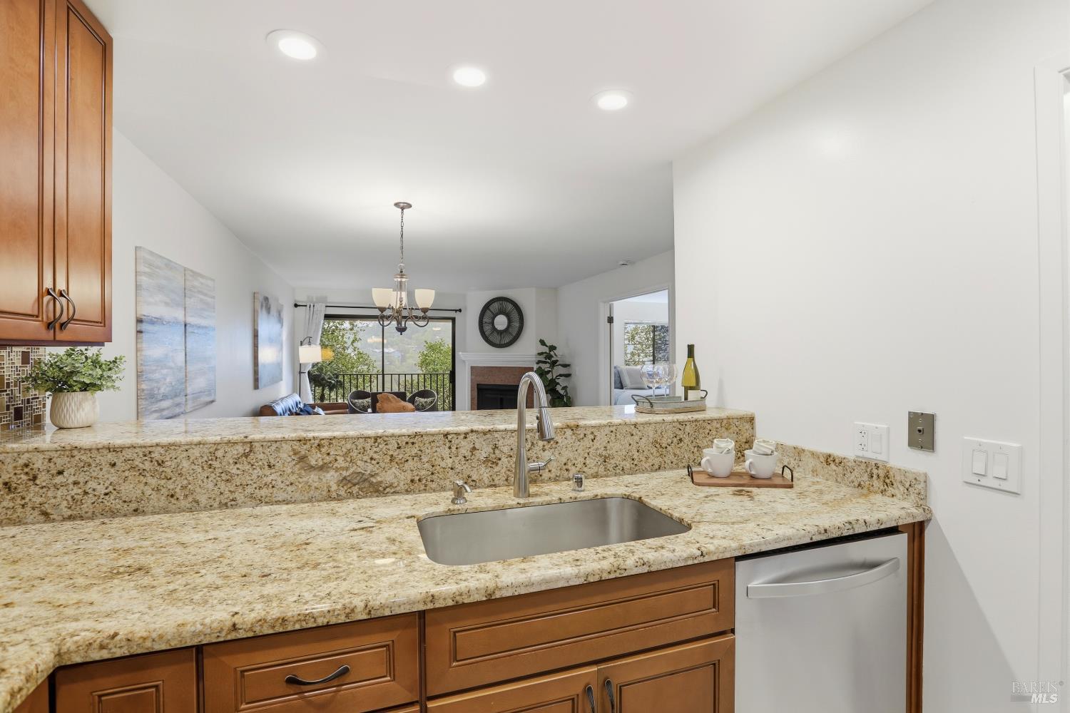 Detail Gallery Image 12 of 44 For 944 via Casitas Unkn, Greenbrae,  CA 94904 - 2 Beds | 2 Baths