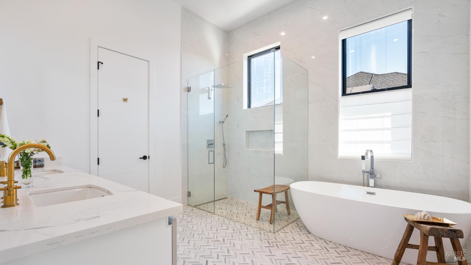 Detail Gallery Image 23 of 49 For 3735 Lakebriar Pl, Santa Rosa,  CA 95403 - 4 Beds | 4 Baths