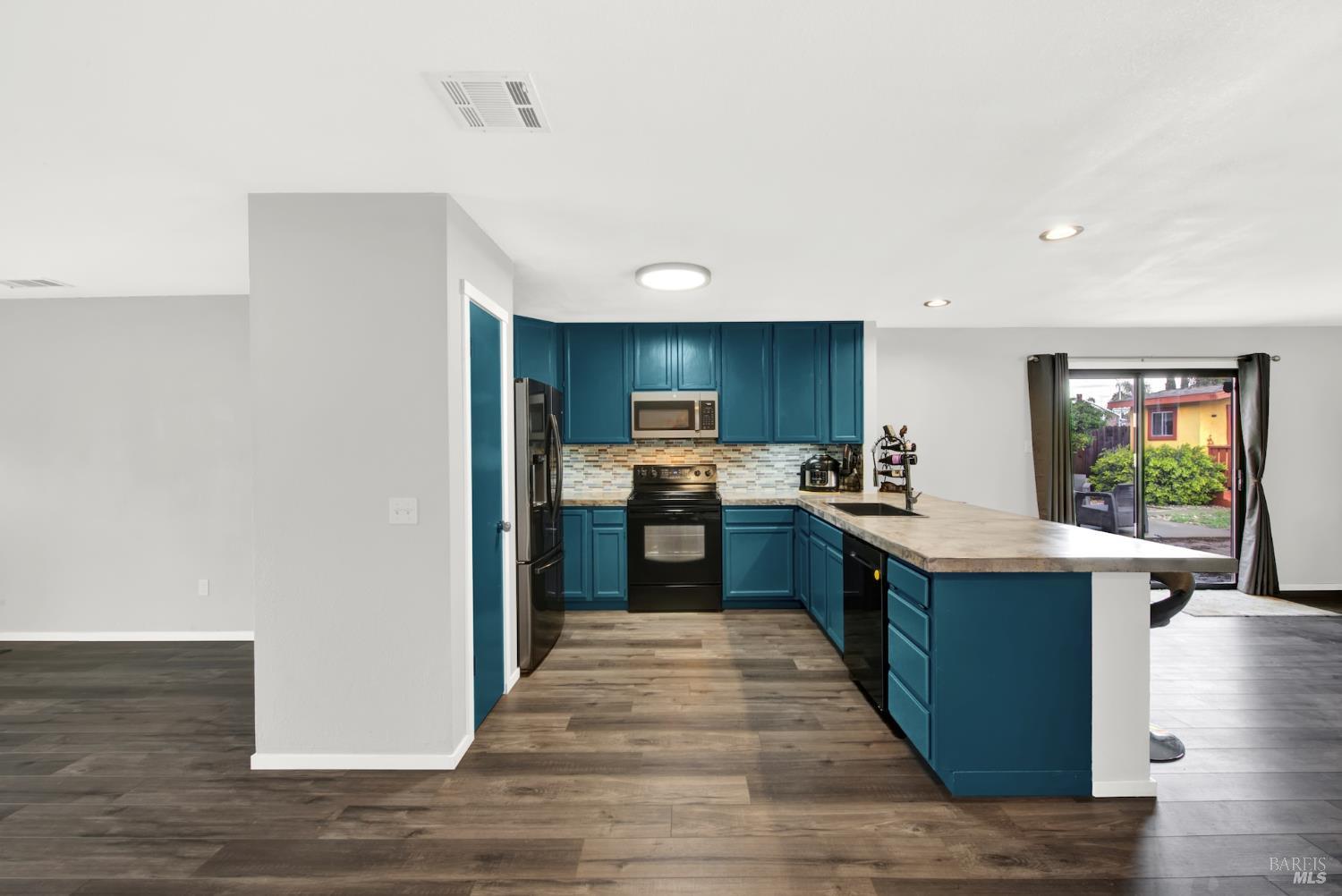 Detail Gallery Image 17 of 68 For 292 Woolner Ct, Fairfield,  CA 94533 - 3 Beds | 2 Baths