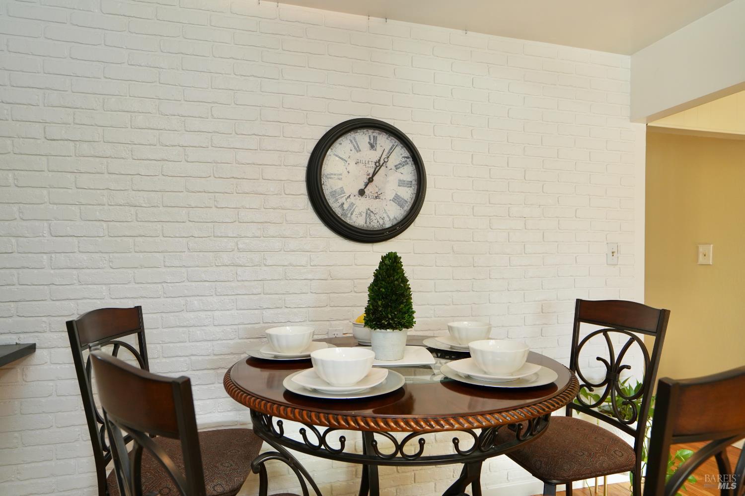 Detail Gallery Image 9 of 34 For 3538 Baxter Ave, Napa,  CA 94558 - 3 Beds | 2 Baths