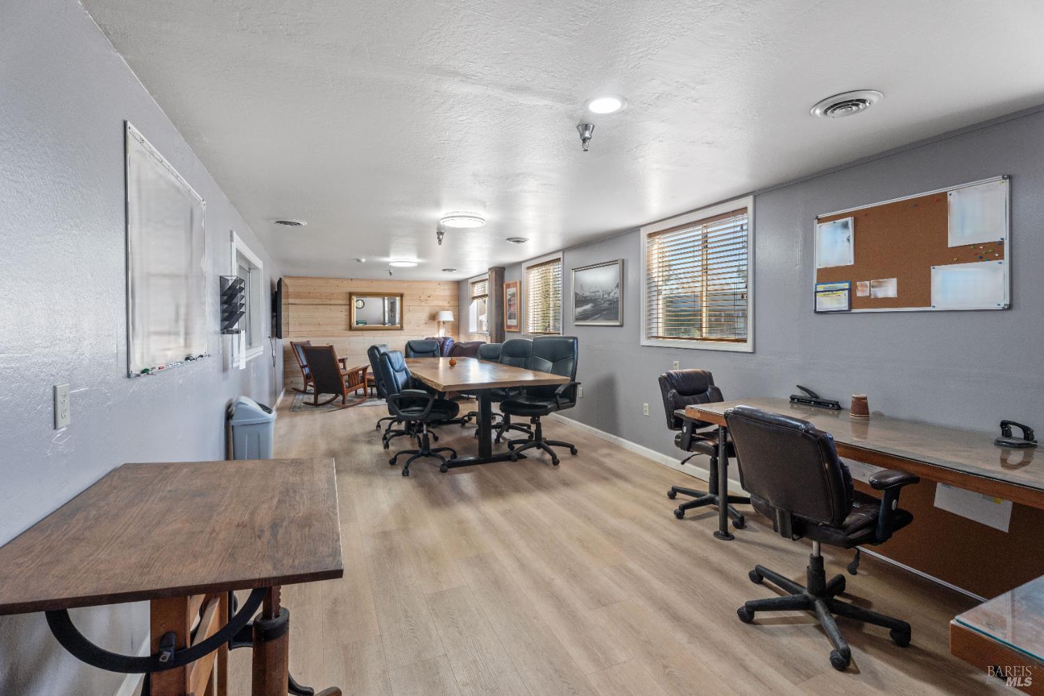 Detail Gallery Image 3 of 19 For 902 Waugh Ln, Ukiah,  CA 95482 - – Beds | – Baths