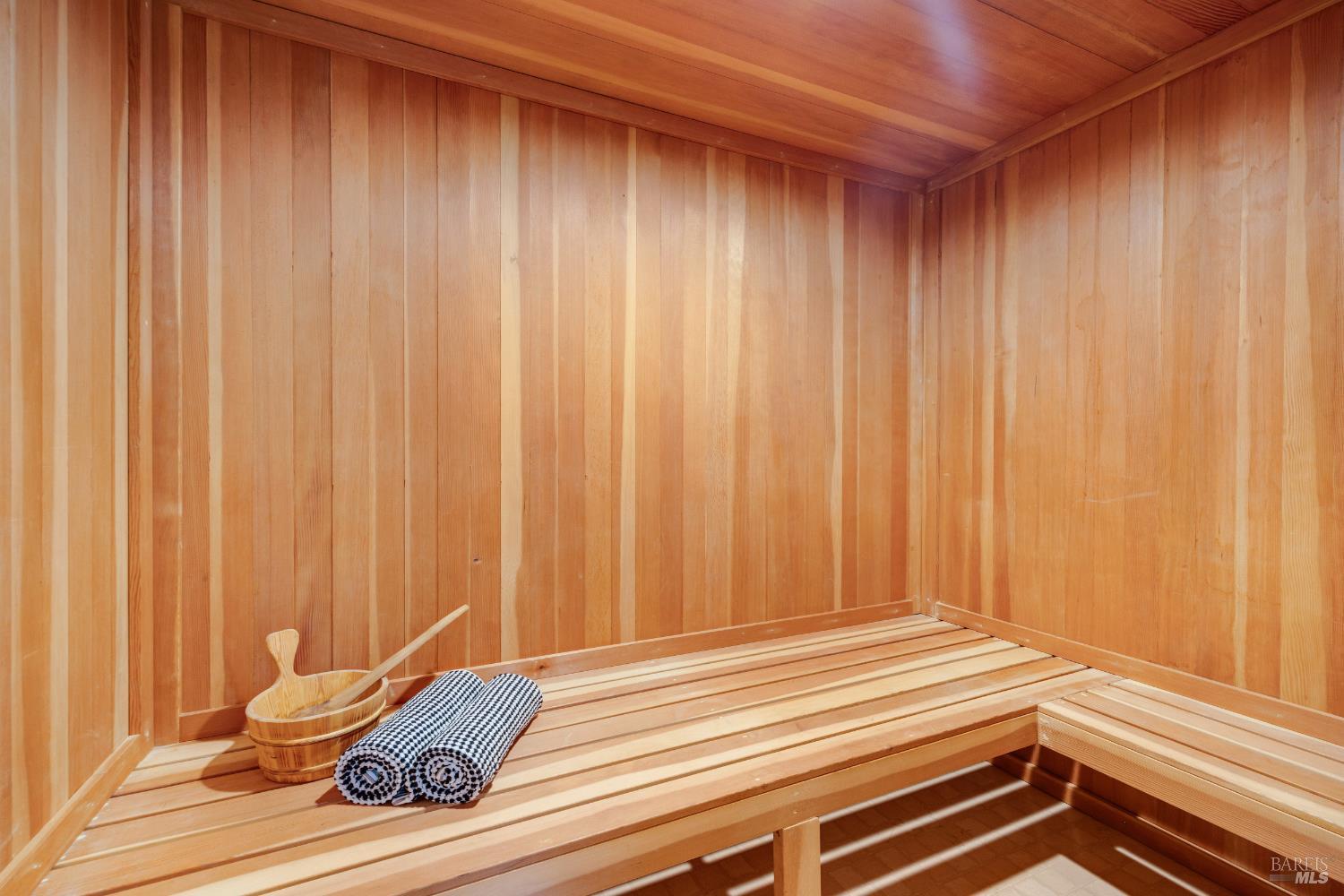 Detail Gallery Image 17 of 34 For 101 Garner Dr, Novato,  CA 94947 - 5 Beds | 4 Baths